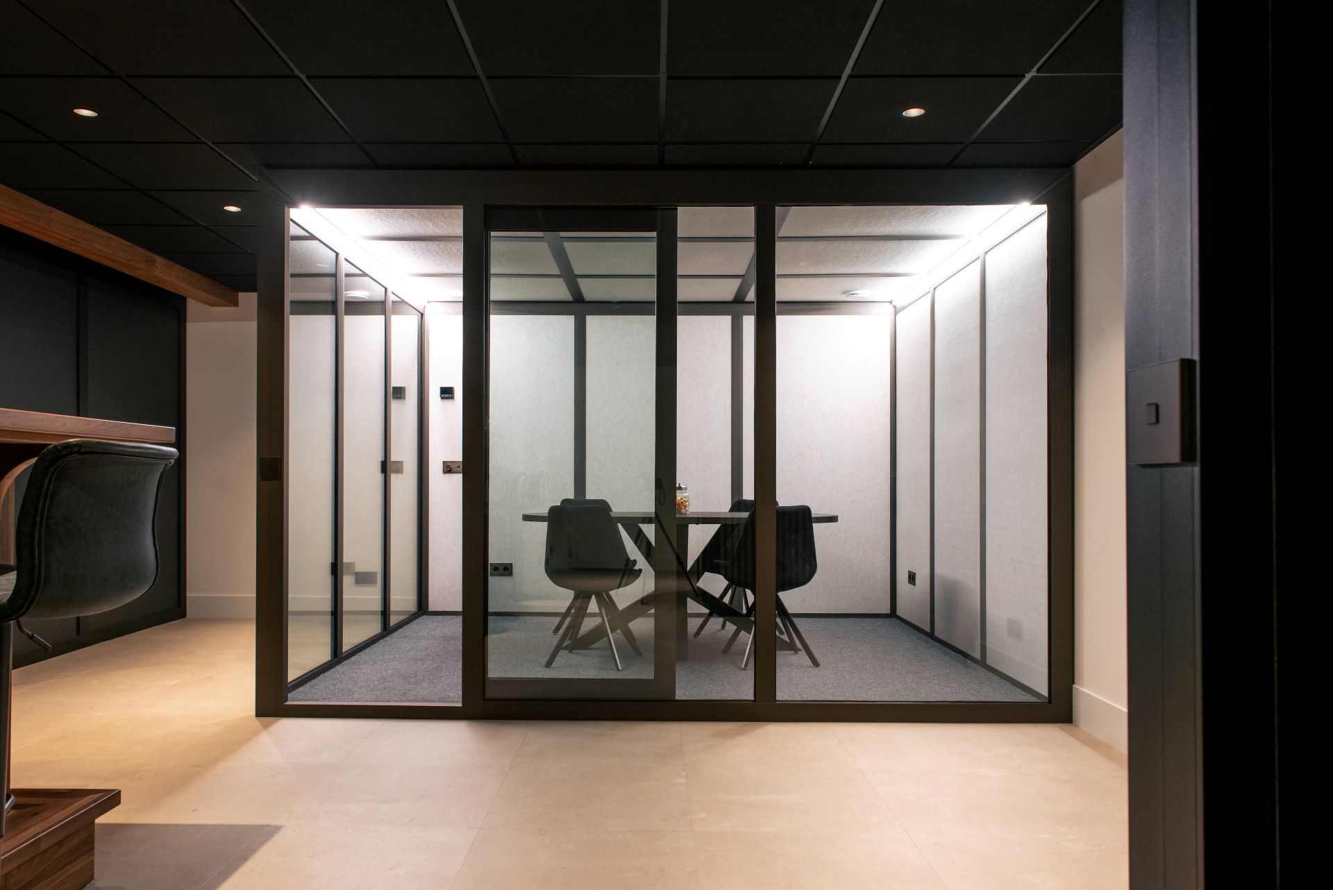Aménagement de bureau dans pCon avec Entrance Meetingboxen