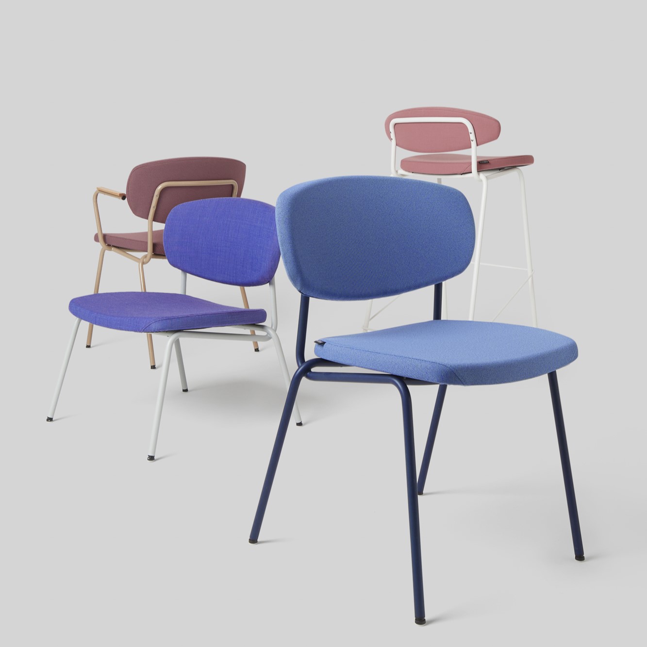 Gekleurde stoelen van de fabrikant Kleiber